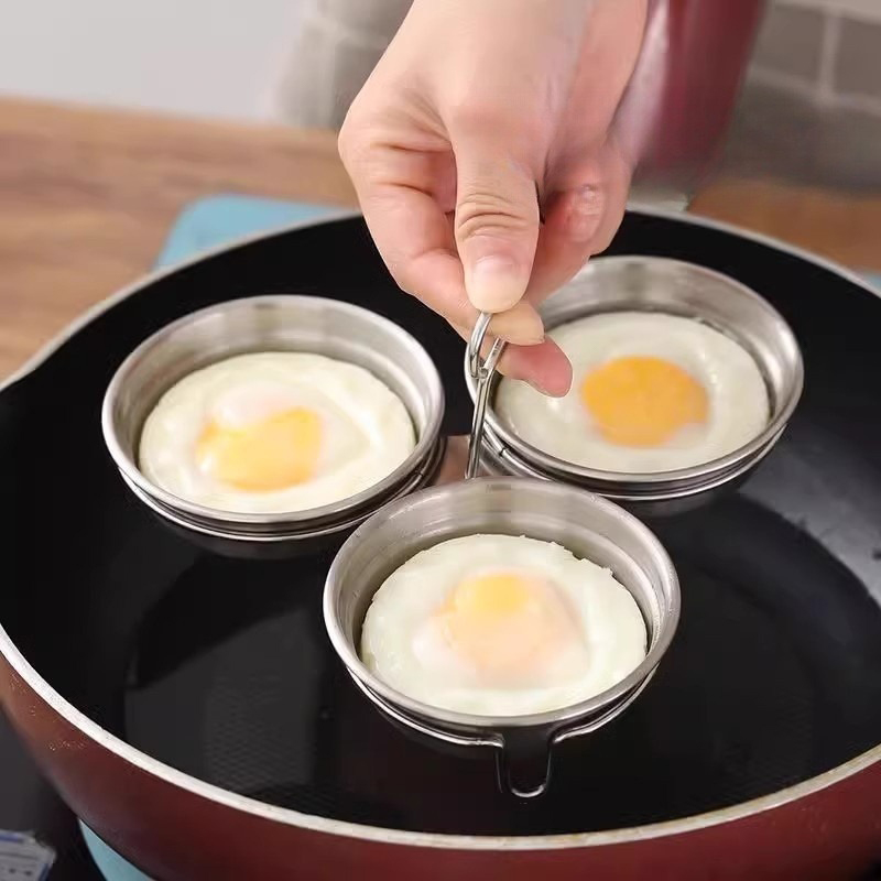 Moule à poacher à œufs en acie - Kitchen Gadgets Essential avis et prix